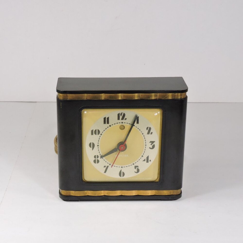Vintage Westclox "Bachelor" Electric Clock - Working